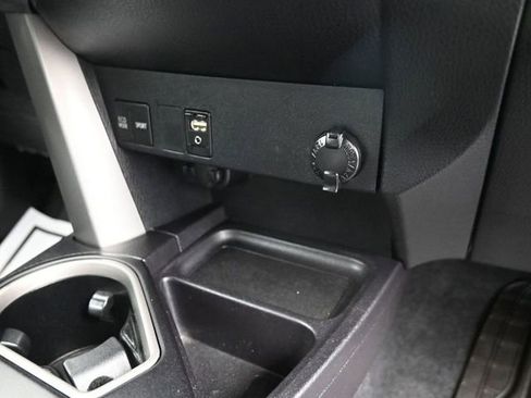 Used 2018 Toyota RAV4 LE image 35