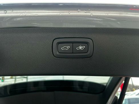 Used 2023 Volvo XC90 B5 Core w/ Protection Package Premier image 17