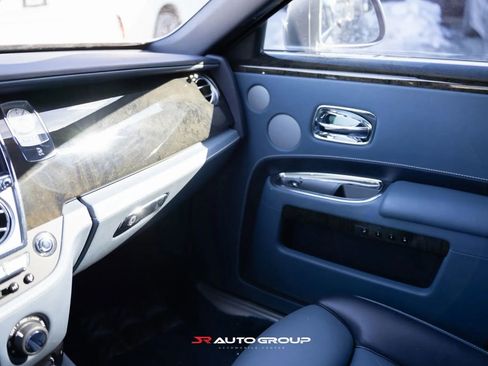 Used 2018 Rolls-Royce Ghost image 17