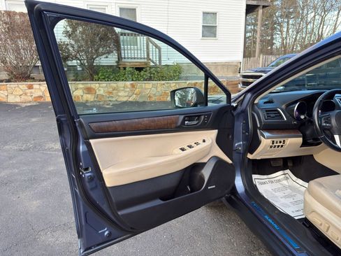 Used 2016 Subaru Outback 2.5i Limited AWD/4WD image 15