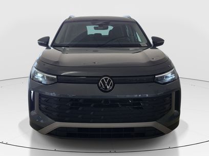 Used 2025 Volkswagen Tiguan SE