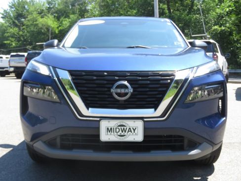 Used 2023 Nissan Rogue S AWD/4WD image 2