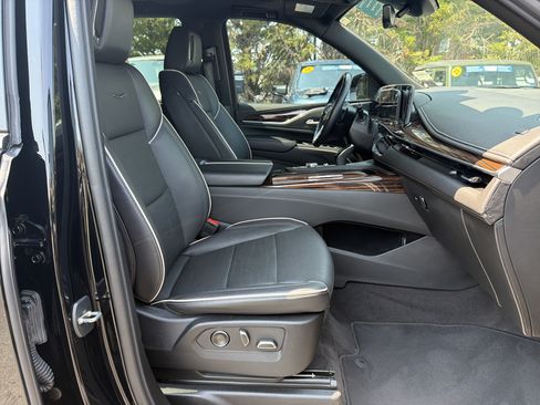 Used 2023 Cadillac Escalade Premium Luxury w/ Performance Package AWD/4WD image 35