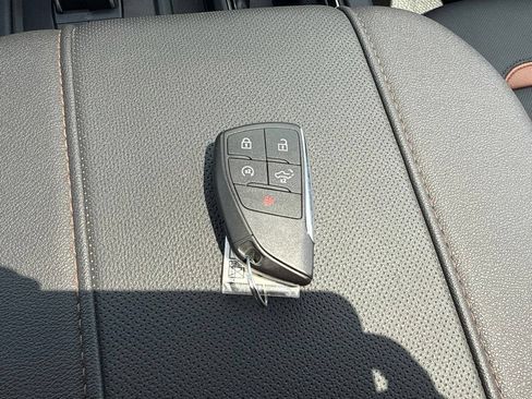 Used 2025 GMC Sierra 1500 AT4 w/ AT4 Premium Package AWD/4WD image 34