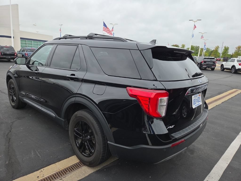 Certified 2023 Ford Explorer XLT w/ Equipment Group 202A AWD/4WD image 10