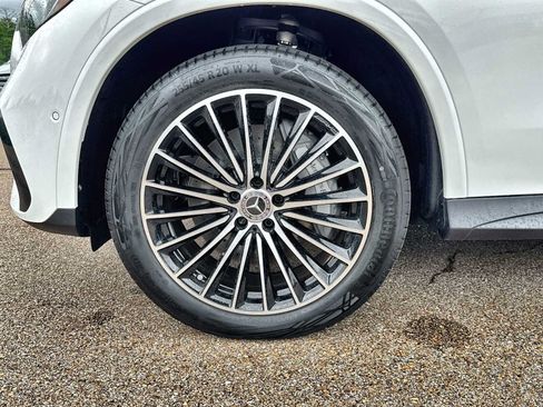 Used 2025 Mercedes-Benz GLC 350e 4MATIC image 14