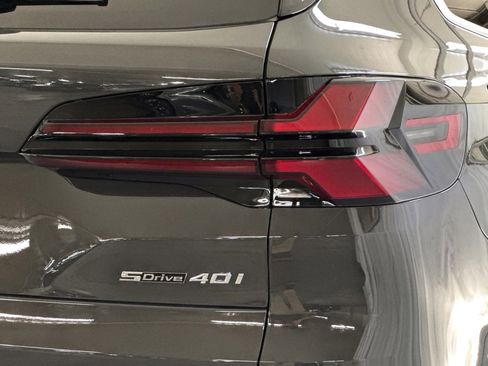 Used 2026 BMW X5 sDrive40i w/ Premium Package image 12