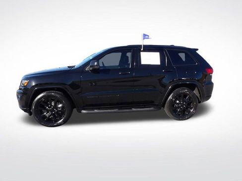 Used 2022 Jeep Grand Cherokee Laredo X image 4