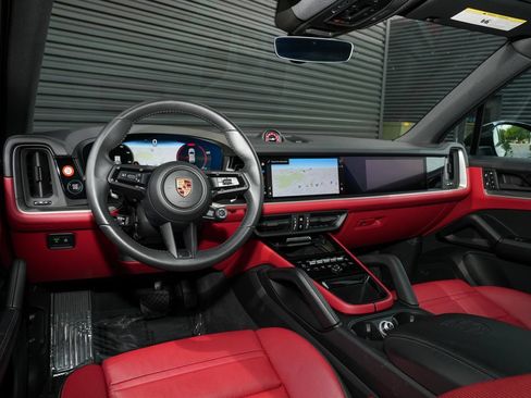 Certified 2025 Porsche Cayenne E-Hybrid AWD/4WD image 29