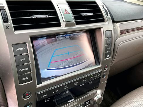 Used 2015 Lexus GX 460 w/ Premium Package AWD/4WD image 29