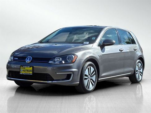 Used 2016 Volkswagen e-Golf SE w/ DC Fast Charging Package image 8