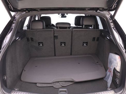 Used 2025 Porsche Macan image 20