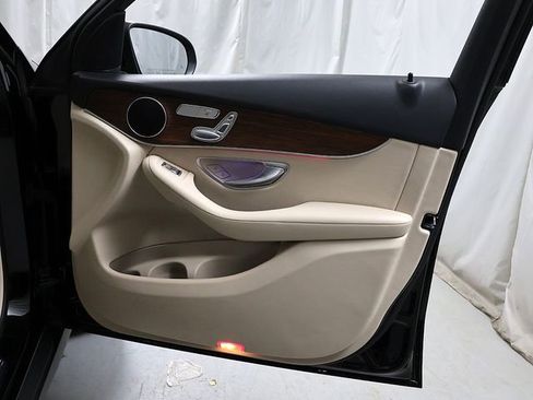 Certified 2022 Mercedes-Benz GLC 300 4MATIC image 35