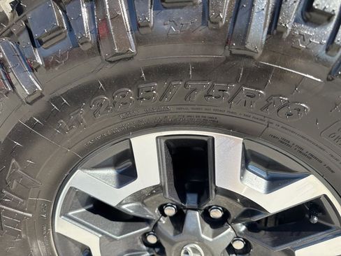 Used 2023 Toyota Tacoma SR5 w/ Technology Package image 34