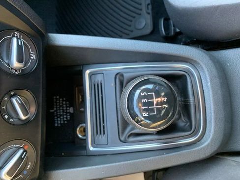 Used 2017 Volkswagen Jetta S image 35