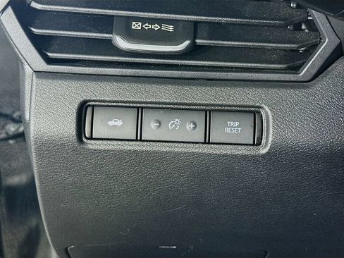 Used 2024 Nissan Altima 2.5 SR FWD image 16