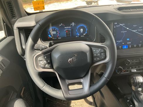 Used 2025 Ford Bronco Badlands image 21