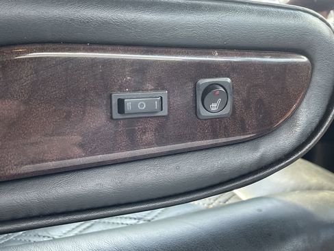 Used 2019 GMC Savana 2500 Extended w/ Enhanced Convenience Package image 24