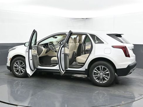 Used 2023 Cadillac XT5 Premium Luxury w/ Technology Package AWD/4WD image 57