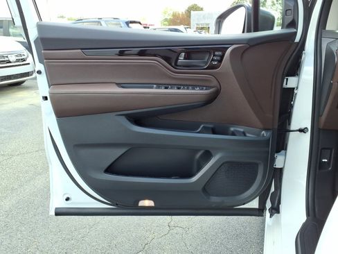 New 2026 Honda Odyssey Touring image 13