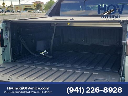Certified 2025 Hyundai Santa Cruz Limited AWD/4WD image 14