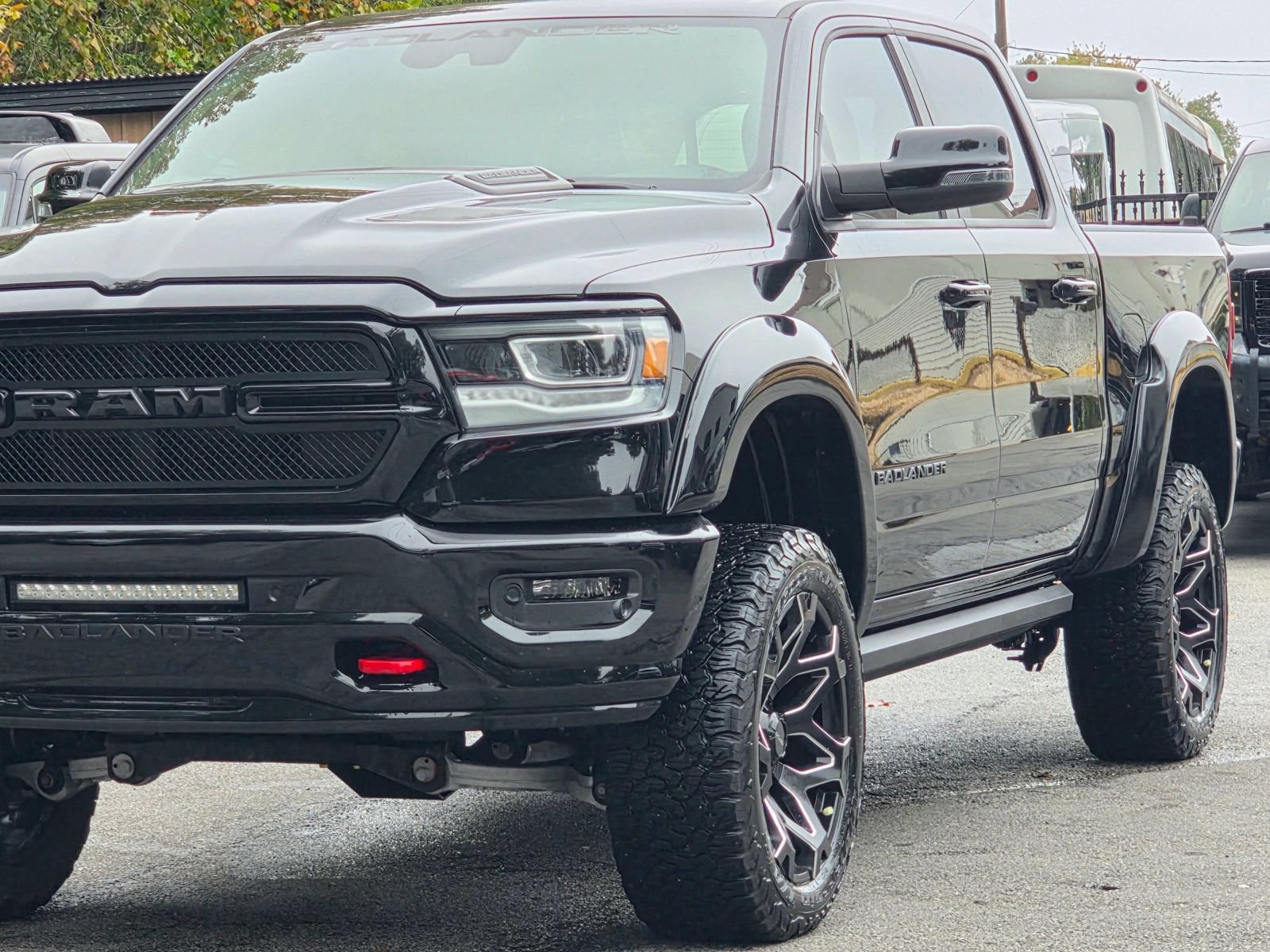Used 2024 RAM 1500 Laramie AWD/4WD image 3