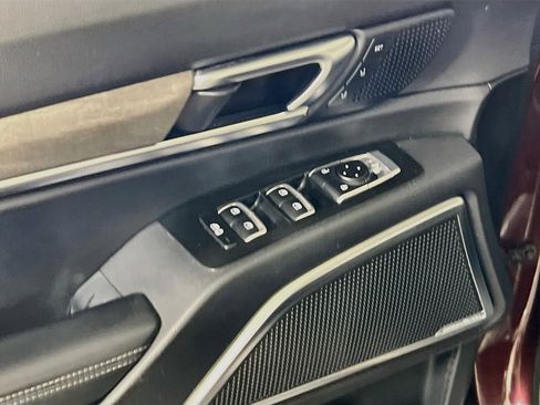Used 2022 Kia Telluride SX w/ Towing Package FWD image 18
