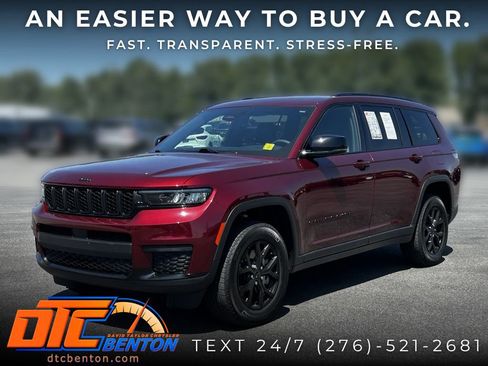 Used 2025 Jeep Grand Cherokee L Laredo AWD/4WD image 3