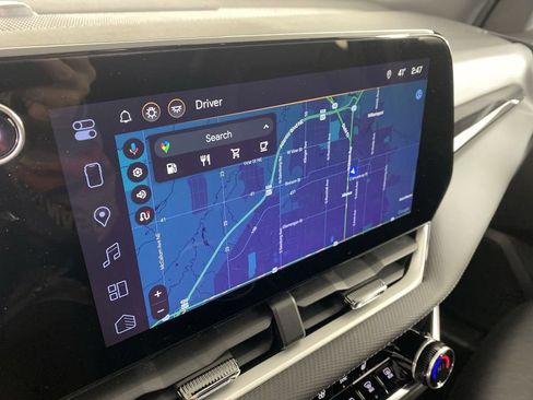 Used 2025 Chevrolet Equinox LT w/ Convenience Package II image 17