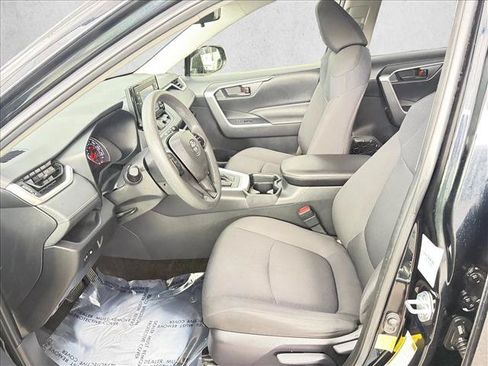 Used 2019 Toyota RAV4 LE AWD/4WD image 12