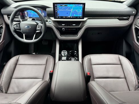 New 2026 Ford Explorer Platinum image 24