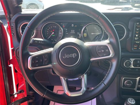 Used 2022 Jeep Wrangler Unlimited Sahara AWD/4WD image 13