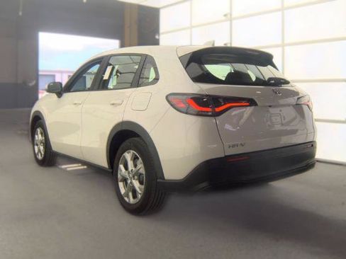 Used 2023 Honda HR-V LX image 3