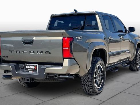 Used 2025 Toyota Tacoma TRD Sport image 12