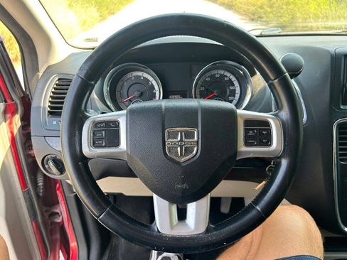 Used 2013 Dodge Grand Caravan American Value Package w/ UConnect Hands-Free Group FWD image 14
