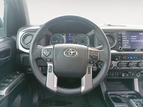 Used 2021 Toyota Tacoma Limited AWD/4WD image 12