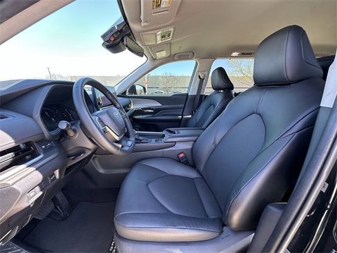 Certified 2024 Toyota Grand Highlander XLE image 24