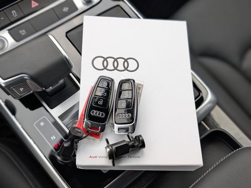 Used 2025 Audi Q7 2.0T Premium w/ Convenience Package image 40