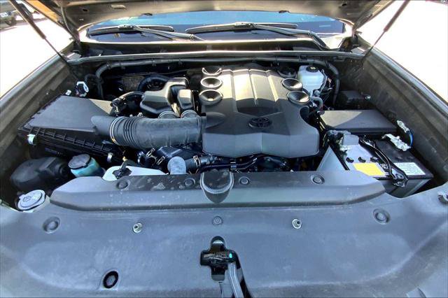 Certified 2023 Toyota 4Runner SR5 Premium w/ Moonroof Package AWD/4WD image 32