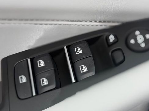 New 2026 BMW X5 xDrive40i w/ M Sport Package AWD/4WD image 13