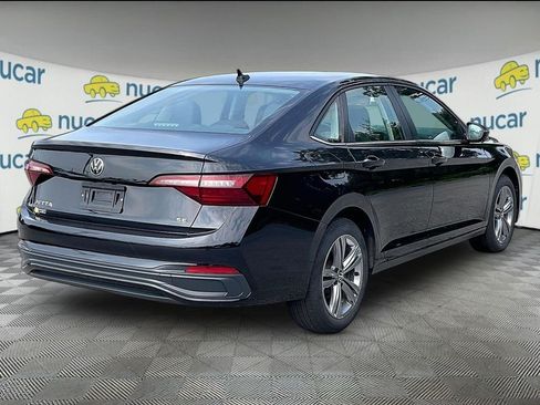 Used 2024 Volkswagen Jetta SE FWD image 6