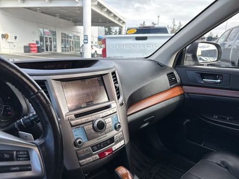 Used 2013 Subaru Outback 2.5i Limited image 21