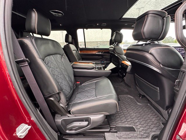 Used 2025 Jeep Grand Wagoneer L Series III AWD/4WD image 30