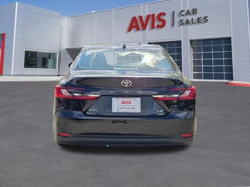 Used 2025 Toyota Camry LE image 9