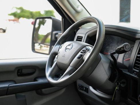 Used 2021 Nissan NV 2500 SV RWD image 15