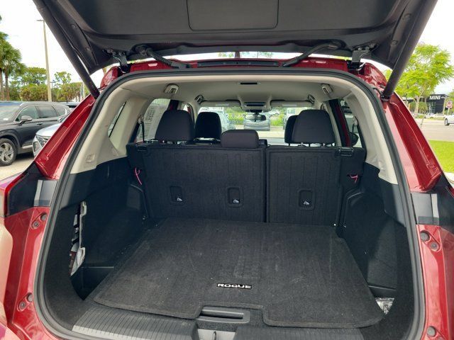 Certified 2026 Nissan Rogue SV FWD image 10