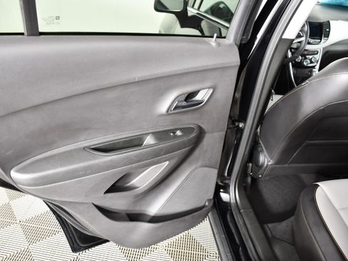 Used 2019 Chevrolet Trax Premier AWD/4WD image 44