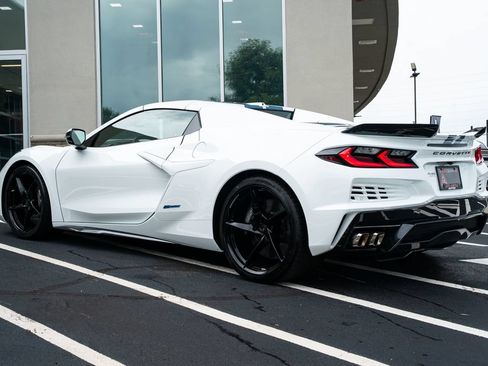 Used 2024 Chevrolet Corvette E-Ray AWD/4WD image 23