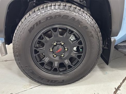 Certified 2025 Toyota 4Runner TRD Off-Road Premium image 24