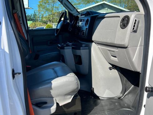 Used 2016 Ford E-350 and Econoline 350 Super Duty image 14